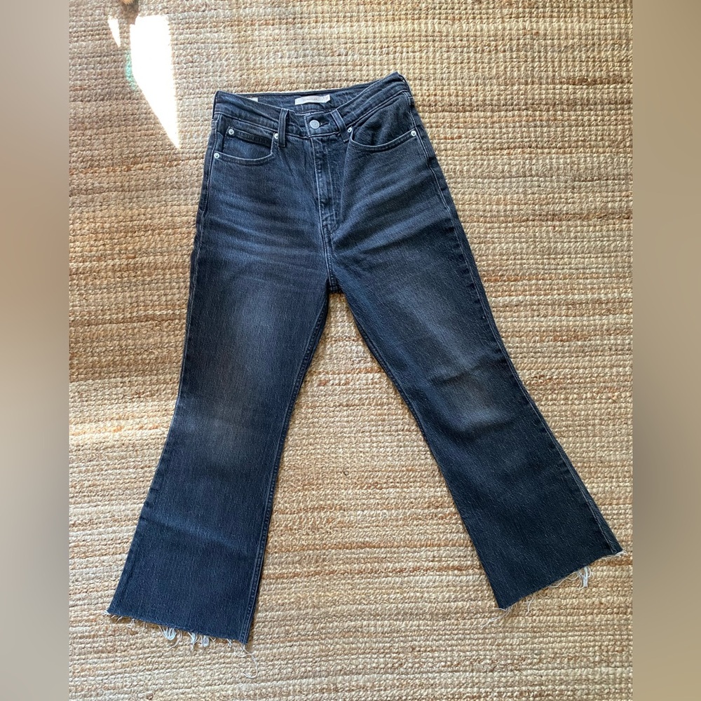 CROPPED LEVI’S 70s HIGH FLARE SZ 27